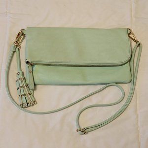❣️HP❣️Charming Charlie mint fold over snap/zip closure w/removable strap purse.